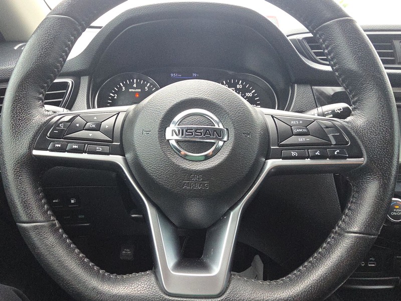 Nissan Rogue Vehicle Full-screen Gallery Image 14