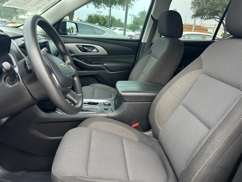 Chevrolet Traverse Vehicle Full-screen Gallery Image 08
