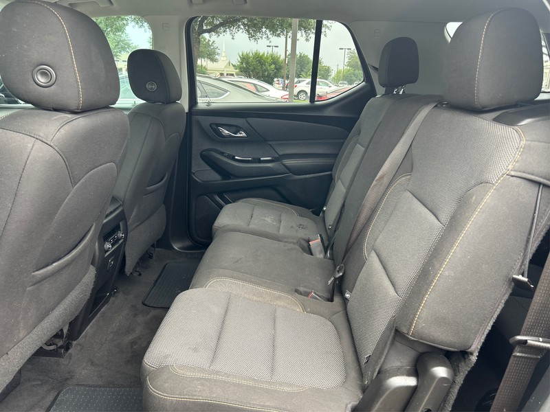 Chevrolet Traverse Vehicle Full-screen Gallery Image 09