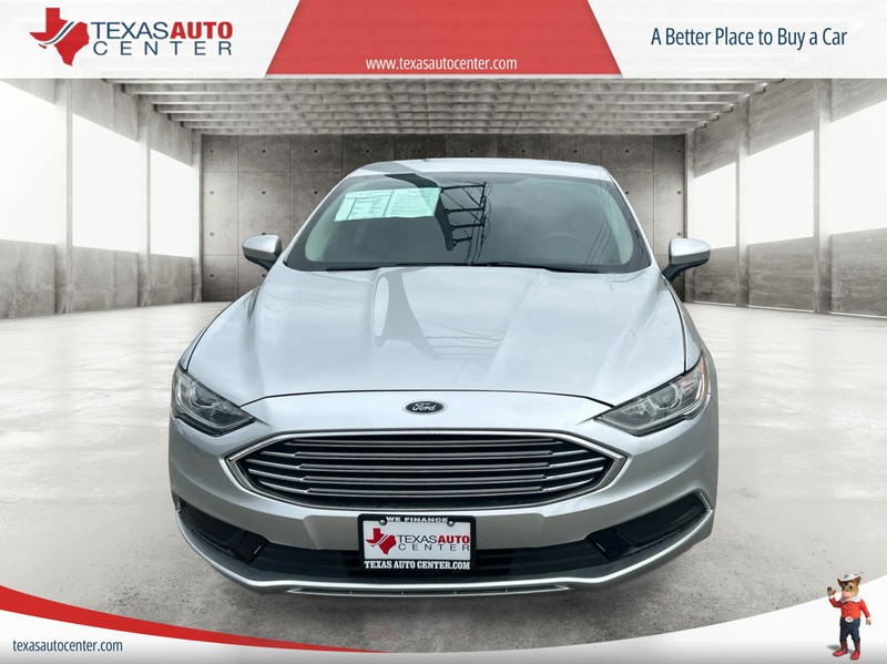 Ford Fusion Vehicle Full-screen Gallery Image 03