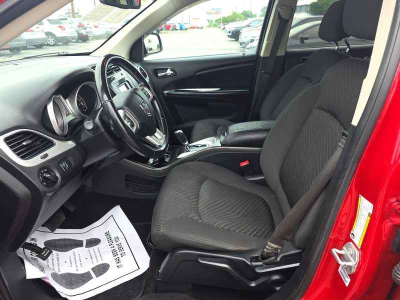 Dodge Journey Vehicle Full-screen Gallery Image 09