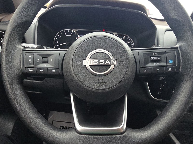 Nissan Rogue Vehicle Full-screen Gallery Image 14