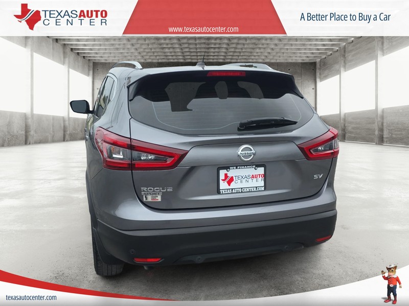 Nissan Rogue Sport Vehicle Full-screen Gallery Image 06