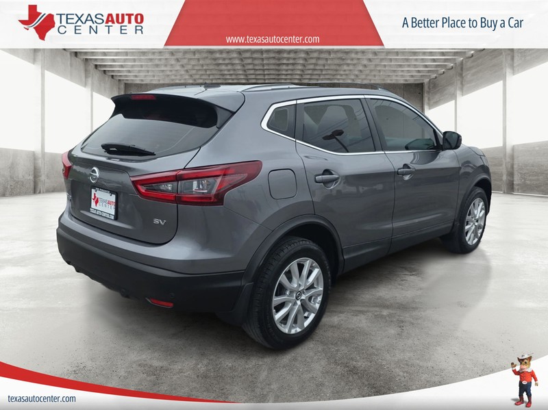 Nissan Rogue Sport Vehicle Full-screen Gallery Image 07