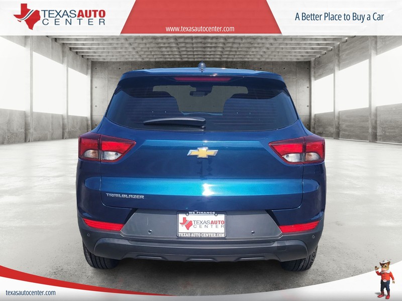 Chevrolet Trailblazer Vehicle Full-screen Gallery Image 06