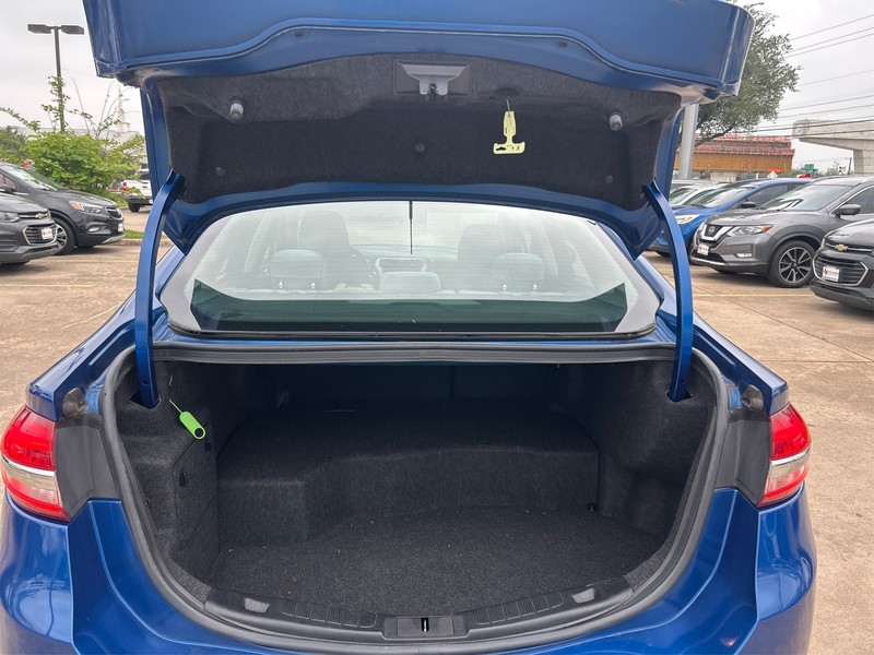 Ford Fusion Hybrid Vehicle Full-screen Gallery Image 09