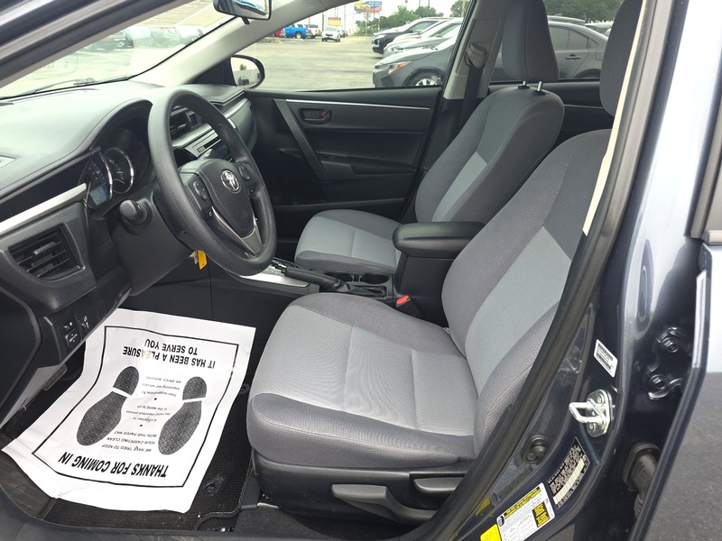 Toyota Corolla Vehicle Full-screen Gallery Image 09