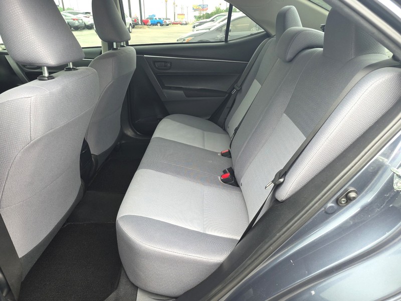 Toyota Corolla Vehicle Full-screen Gallery Image 10