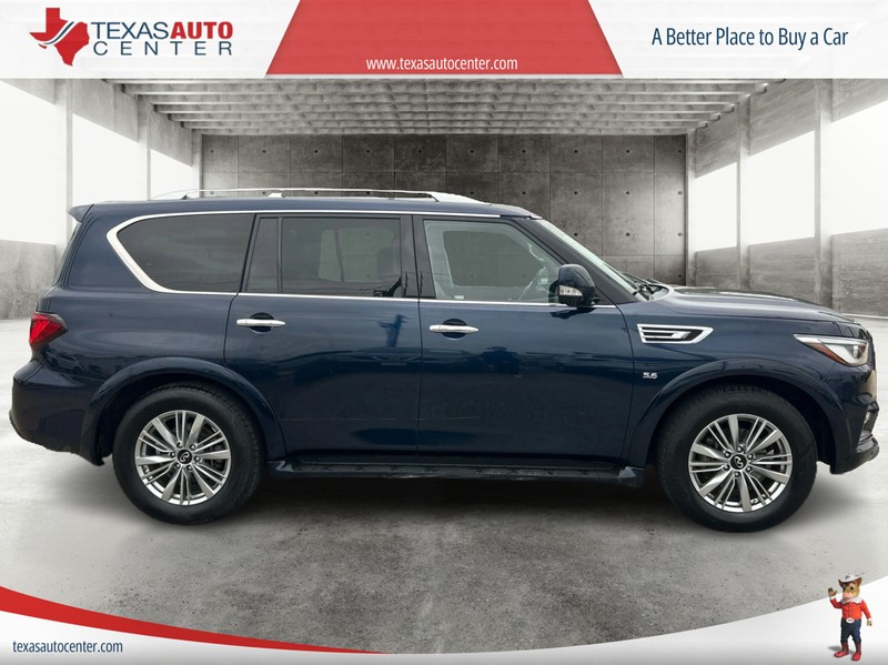 INFINITI QX80 Vehicle Full-screen Gallery Image 03