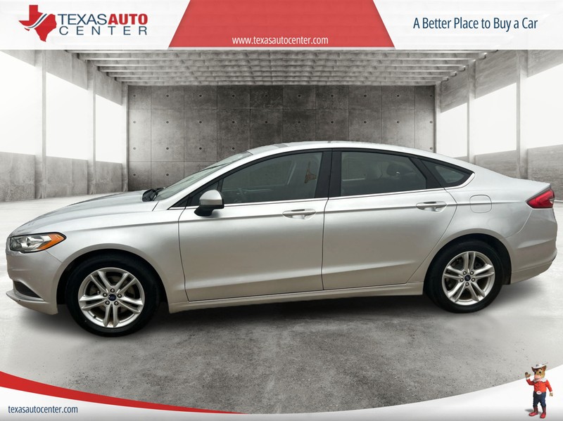 Ford Fusion Vehicle Full-screen Gallery Image 05
