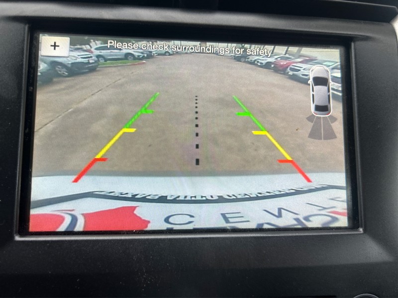 Ford Fusion Vehicle Full-screen Gallery Image 17