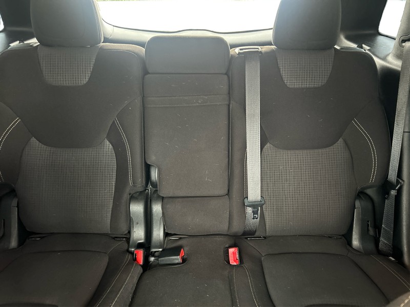 Jeep Cherokee Vehicle Full-screen Gallery Image 13