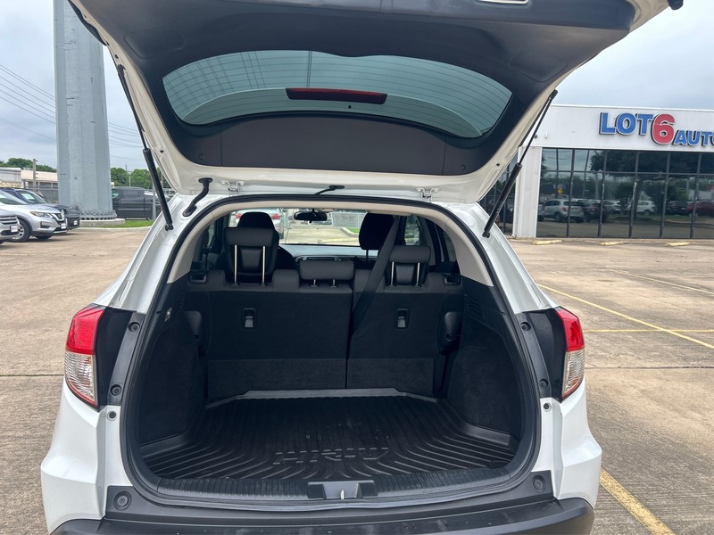Honda HR-V Vehicle Full-screen Gallery Image 11