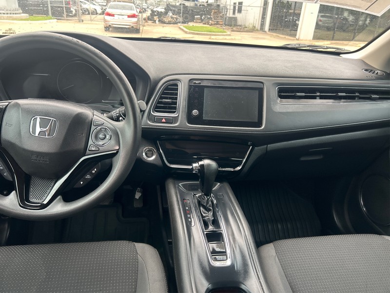 Honda HR-V Vehicle Full-screen Gallery Image 12