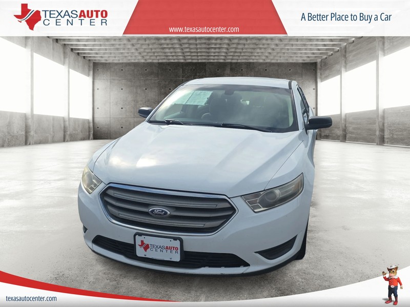 Ford Taurus Vehicle Full-screen Gallery Image 3