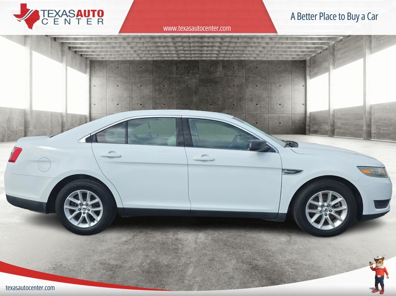 Ford Taurus Vehicle Full-screen Gallery Image 4