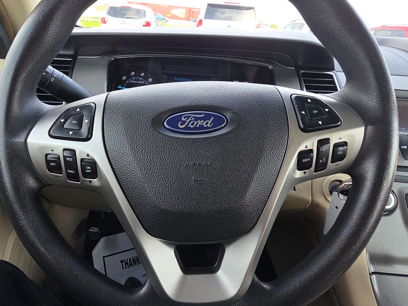 Ford Taurus Vehicle Full-screen Gallery Image 13