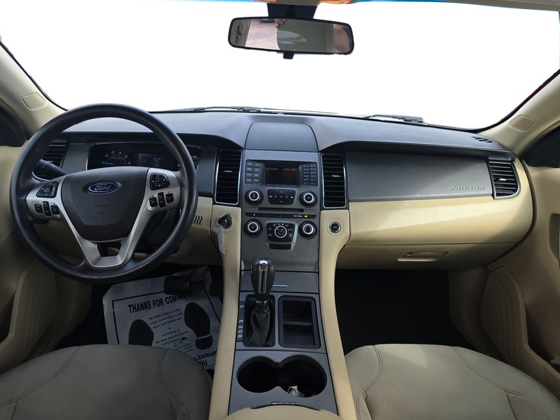 Ford Taurus Vehicle Full-screen Gallery Image 15