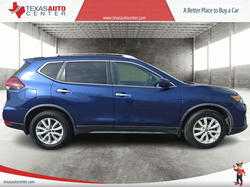 Nissan Rogue Vehicle Full-screen Gallery Image 4