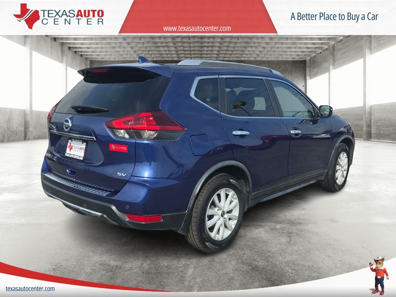Nissan Rogue Vehicle Full-screen Gallery Image 7