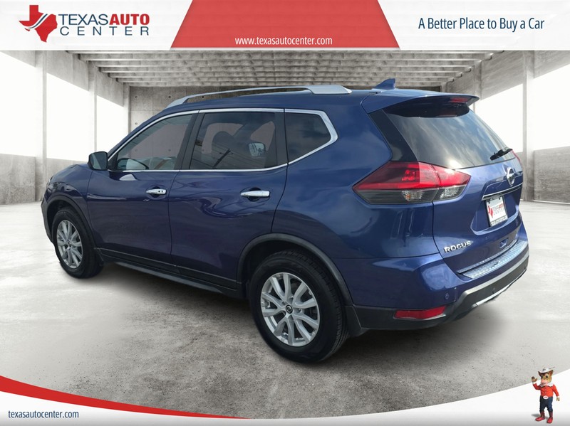 Nissan Rogue Vehicle Full-screen Gallery Image 8