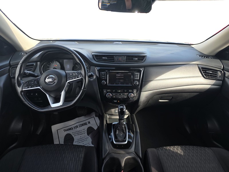 Nissan Rogue Vehicle Full-screen Gallery Image 16
