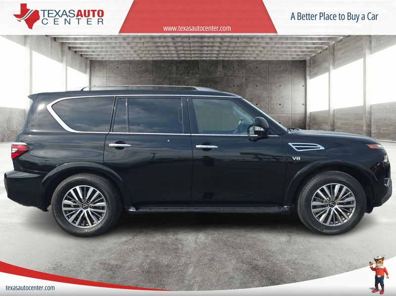 Nissan Armada Vehicle Full-screen Gallery Image 4