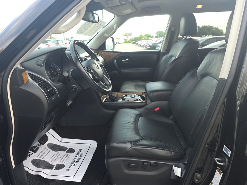 Nissan Armada Vehicle Full-screen Gallery Image 9
