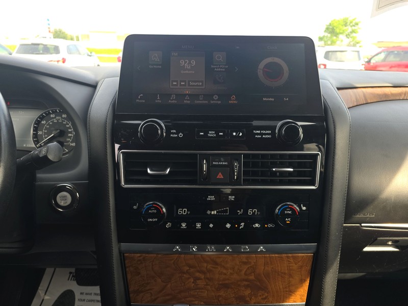 Nissan Armada Vehicle Full-screen Gallery Image 12