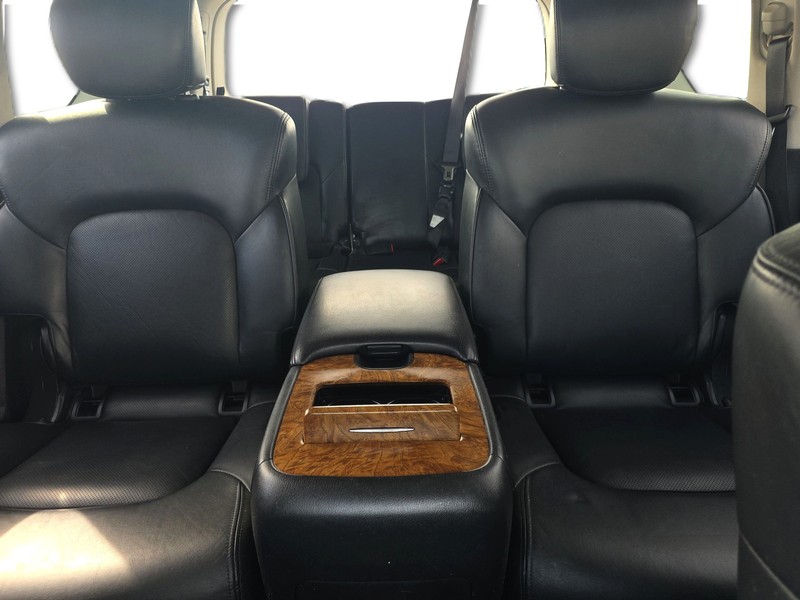 Nissan Armada Vehicle Full-screen Gallery Image 13