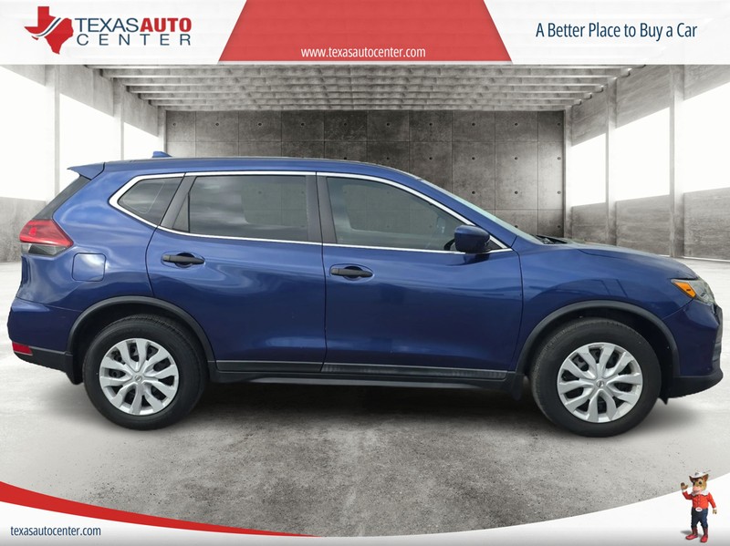 Nissan Rogue Vehicle Full-screen Gallery Image 4
