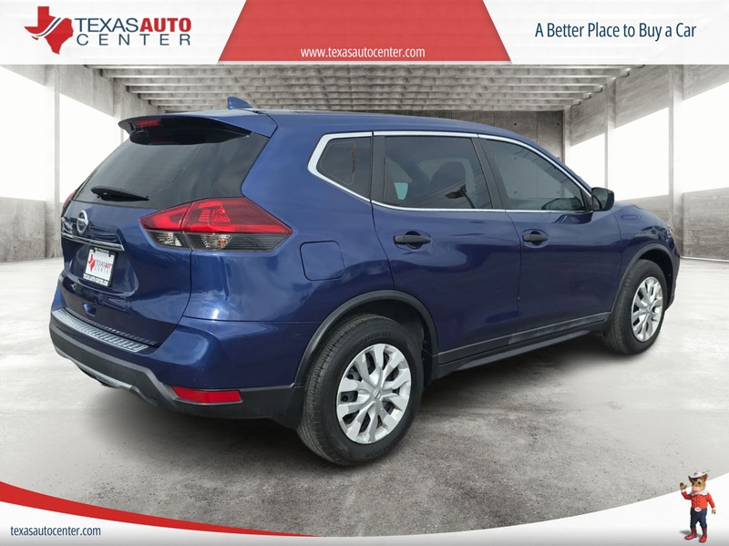 Nissan Rogue Vehicle Full-screen Gallery Image 7