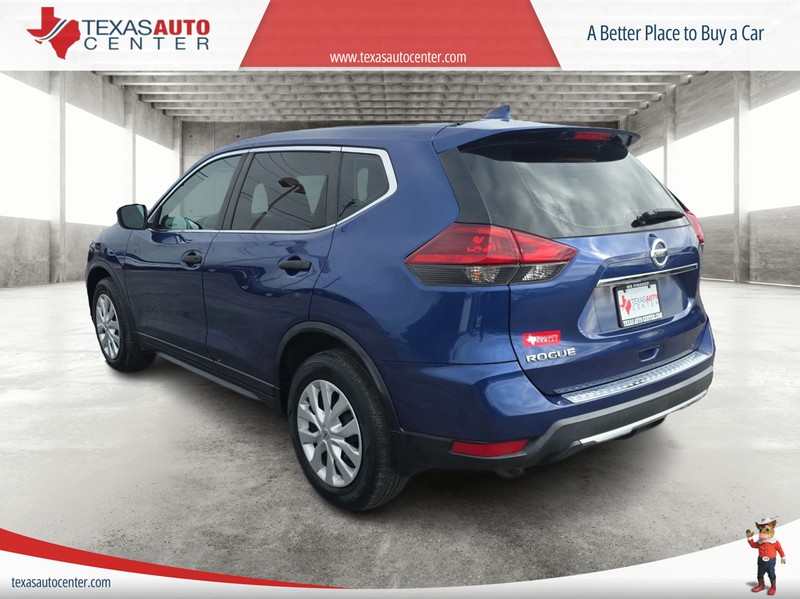 Nissan Rogue Vehicle Full-screen Gallery Image 8