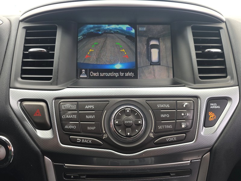 Nissan Pathfinder Vehicle Full-screen Gallery Image 18