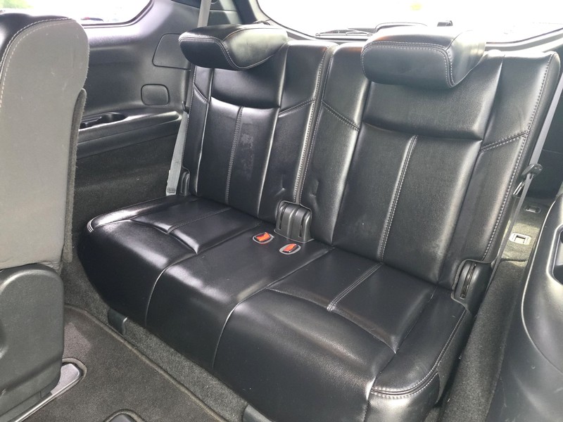 Nissan Pathfinder Vehicle Full-screen Gallery Image 19