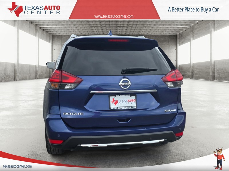 Nissan Rogue Vehicle Full-screen Gallery Image 06