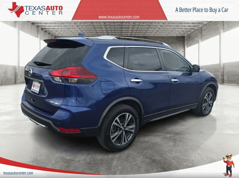 Nissan Rogue Vehicle Full-screen Gallery Image 07