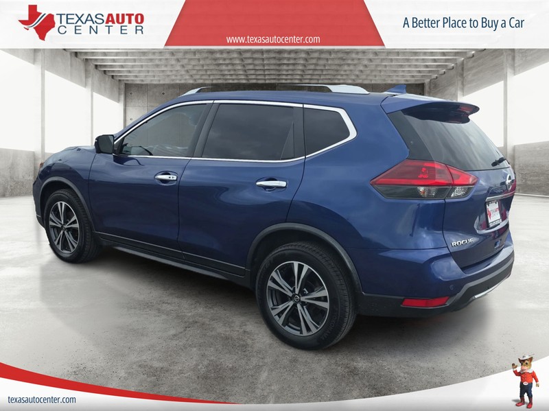 Nissan Rogue Vehicle Full-screen Gallery Image 08