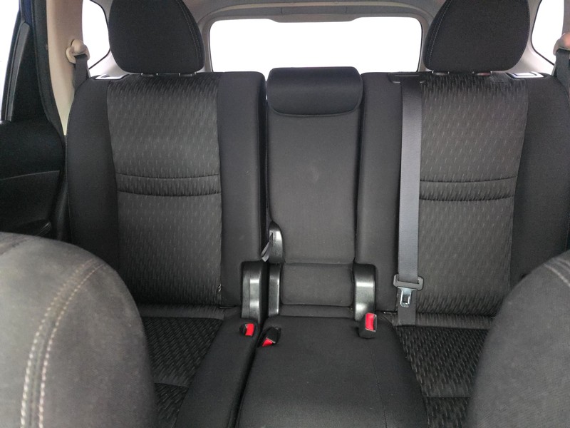 Nissan Rogue Vehicle Full-screen Gallery Image 12