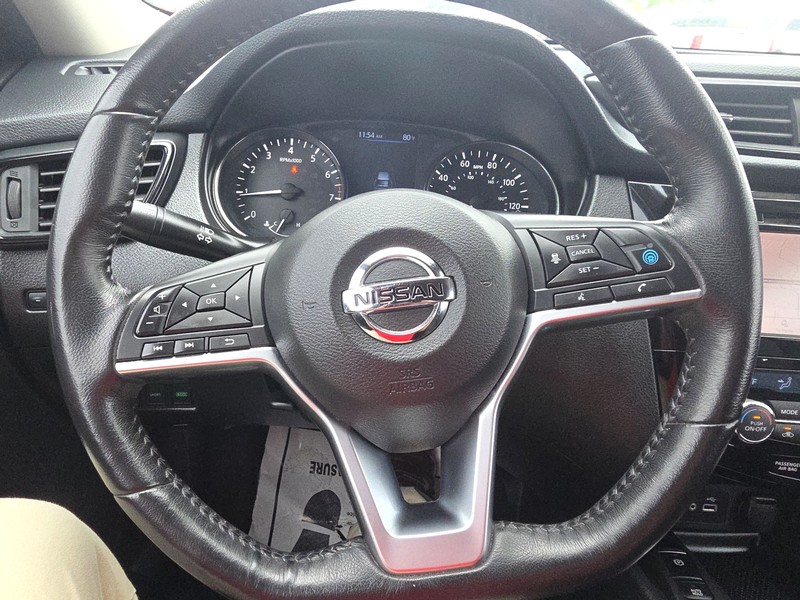 Nissan Rogue Vehicle Full-screen Gallery Image 13