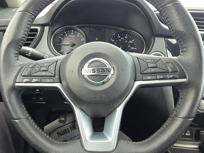 Nissan Rogue Vehicle Full-screen Gallery Image 14