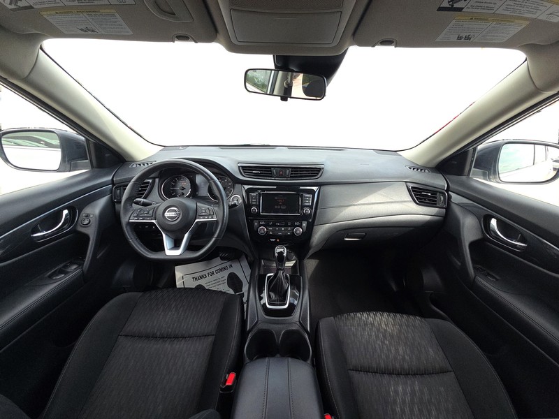 Nissan Rogue Vehicle Full-screen Gallery Image 15