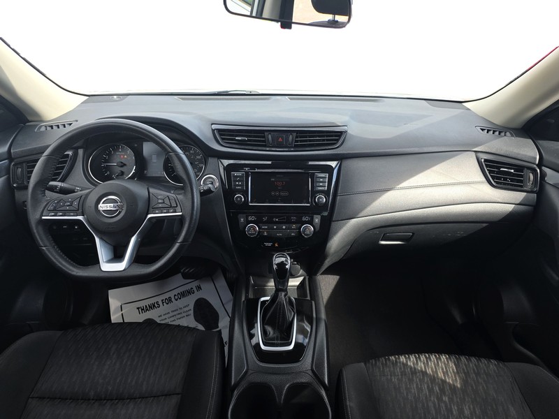 Nissan Rogue Vehicle Full-screen Gallery Image 16