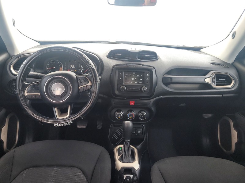 Jeep Renegade Vehicle Full-screen Gallery Image 16