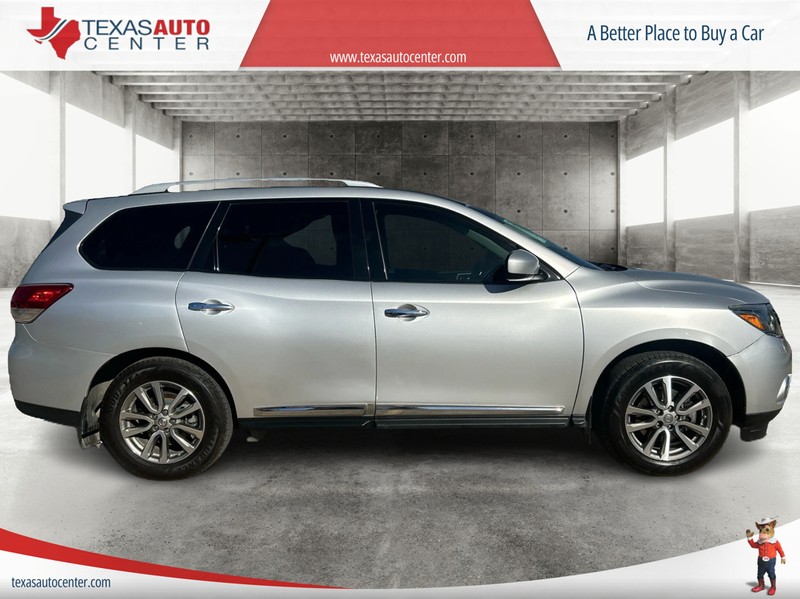 Nissan Pathfinder Vehicle Full-screen Gallery Image 03