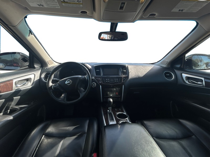 Nissan Pathfinder Vehicle Full-screen Gallery Image 13
