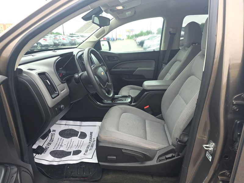 Chevrolet Colorado Vehicle Full-screen Gallery Image 09