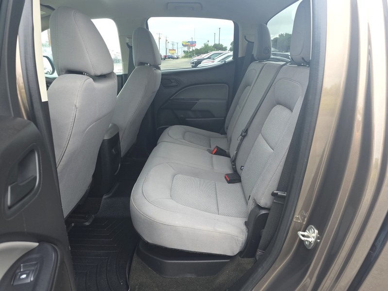 Chevrolet Colorado Vehicle Full-screen Gallery Image 10