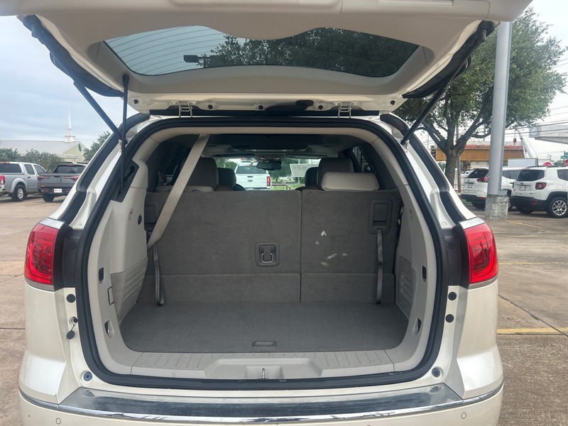 Buick Enclave Vehicle Full-screen Gallery Image 10