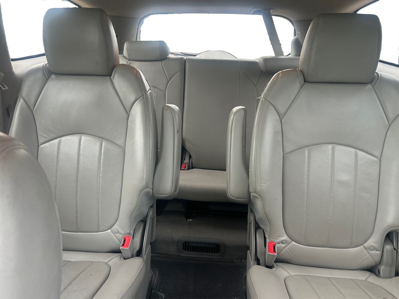Buick Enclave Vehicle Full-screen Gallery Image 12